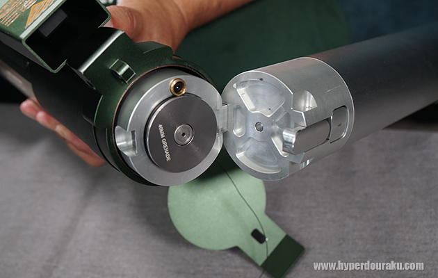 40mmカートを装填