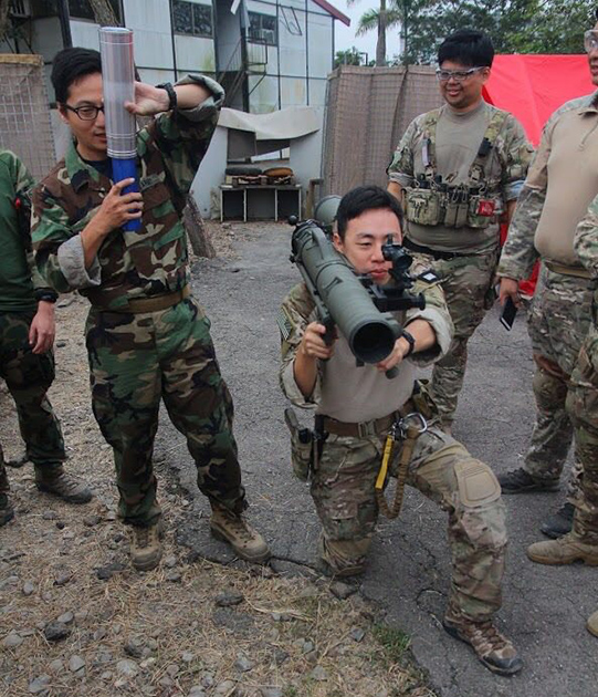 尾栓をオープン