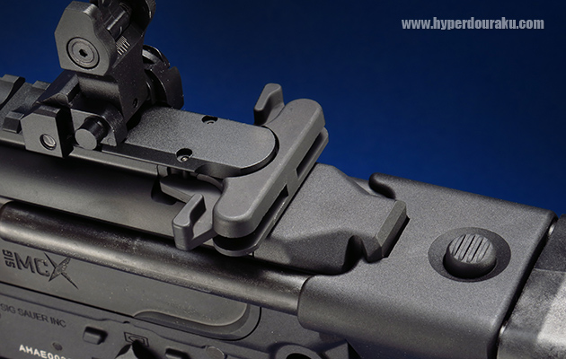 チャージングハンドル