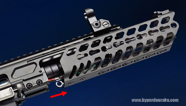 ハンドガードが前方に取り外せます