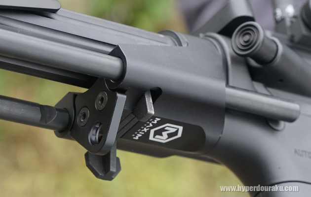 ストック基部下のレバー