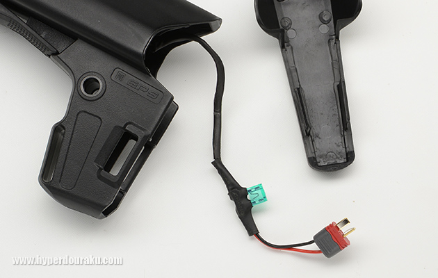 バッテリーコネクタ