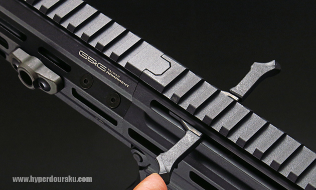 コッキングハンドル展開