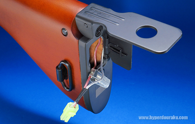 バッテリーを収納