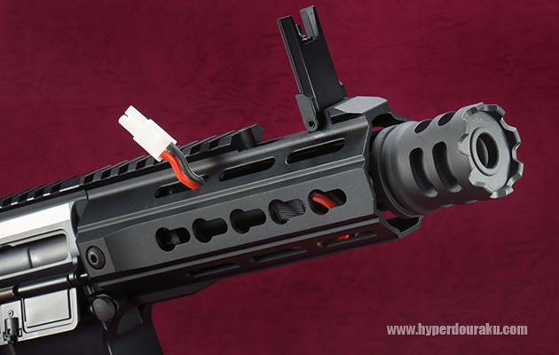 本体側のコネクタ