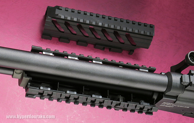 上部ハンドガードを外す