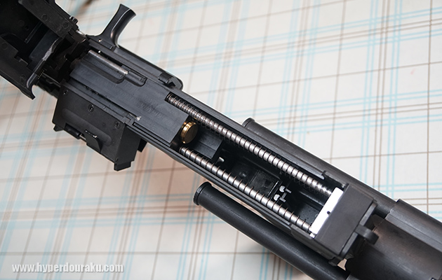 オープンボルト方式