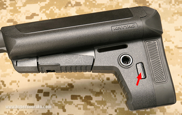 バットプレートを外します