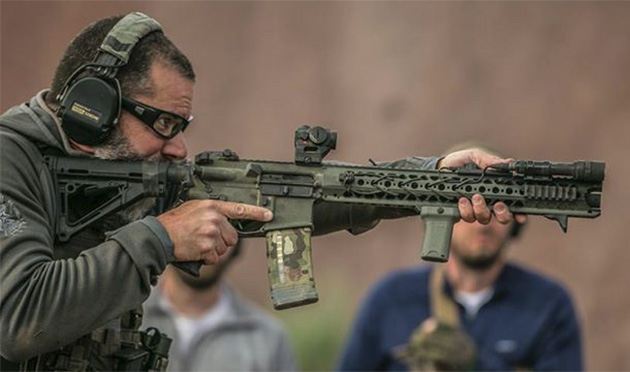 クリス・コスタ氏