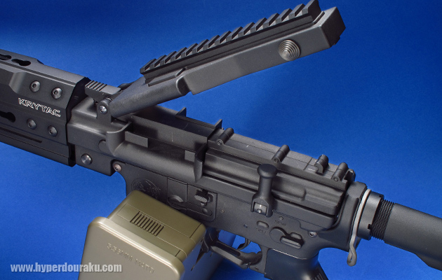 ダミーのベルトリンクが装着