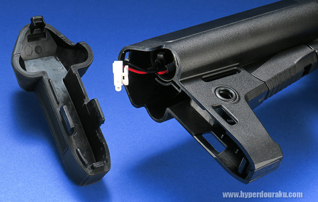 バッテリーを収納