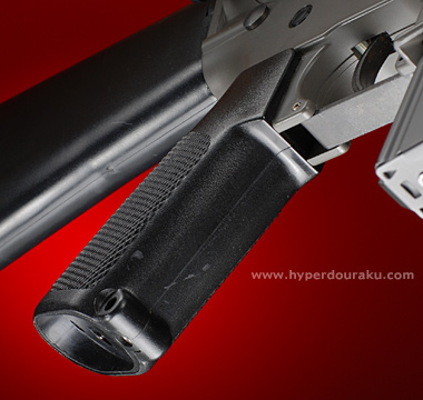 グリップ前面が角ばっていて握りにくい