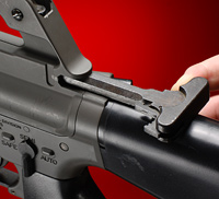 チャージングハンドル