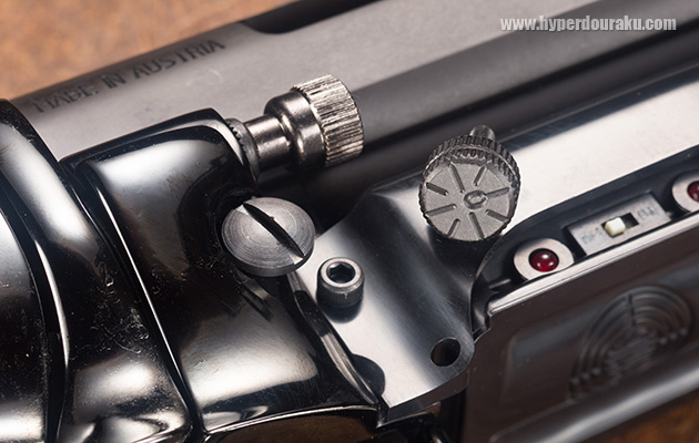 スコープの調整ダイヤル