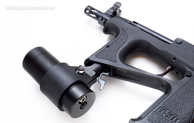 PP-2000のフォアグリップに装着