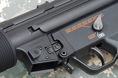 フレームはプラスチックのモナカ構造