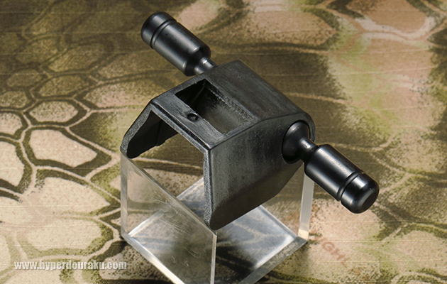 コッキングハンドル