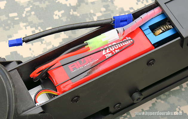 バッテリー収納