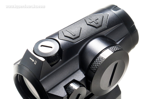 ＋で光量UP、ーで光量DOWN