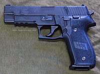 SIG SAUER P226 RAIL実銃写真