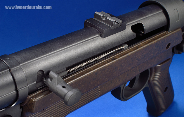 コッキングハンドル