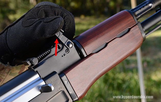 レシーバー側面のレバー