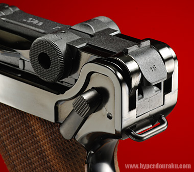 リアサイトはV字