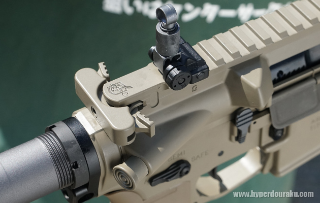 チャージングハンドル