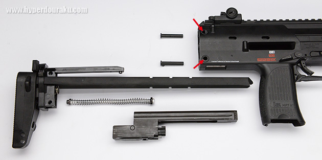 ボルトキャリア一式を引き抜く
