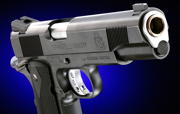 彫刻機を使用しシャープに再現