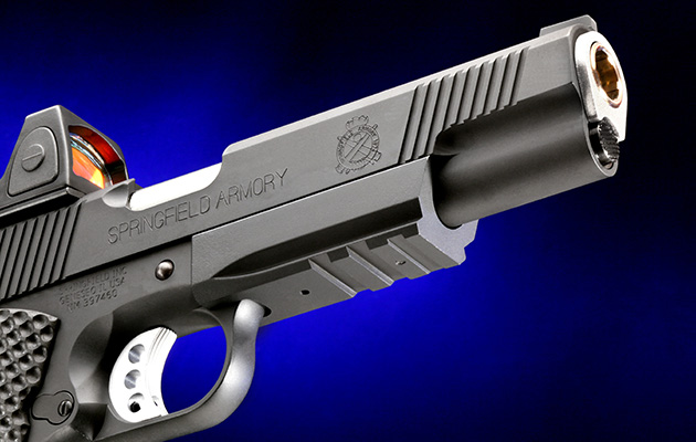 ヘビーウエイト製のディンプルパターングリップ