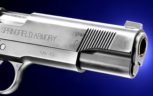 フロントコッキングセレーション