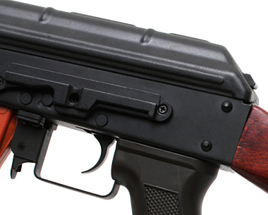 左側面に設けられたマウントベース