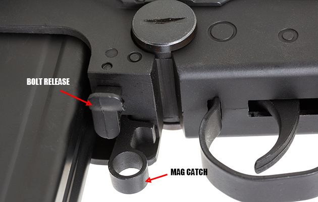 手前がボルトリリース、奥がマガジンキャッチ