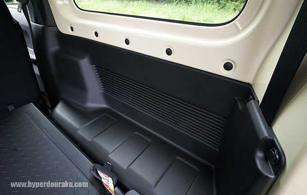 ホイールハウスの張り出しが無く