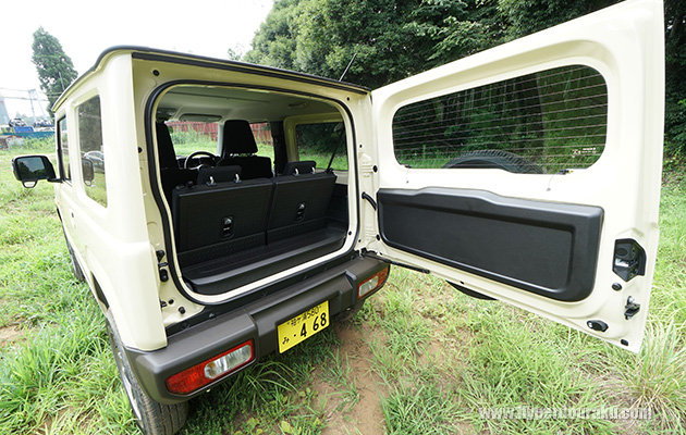 荷室を見てみましょう