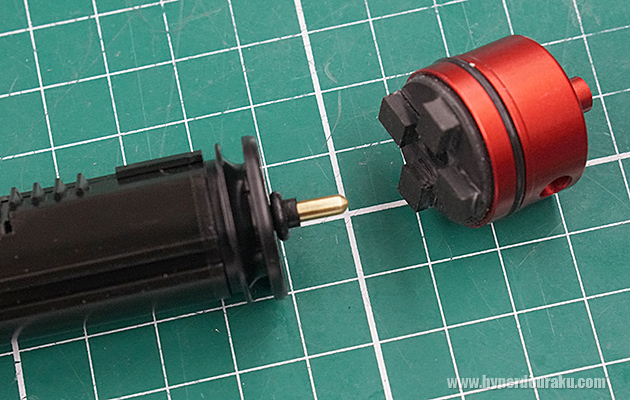 ピストンヘッドとシリンダーヘッド