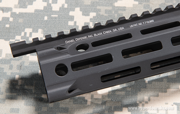 右側にメーカー刻印