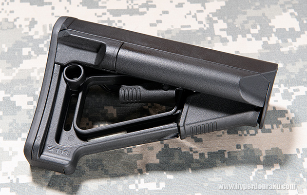 両側面にチークパッド