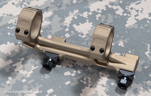 基本的な構造や素材はシリーズ共通