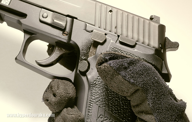 MK25の操作系は親指周辺に集中している