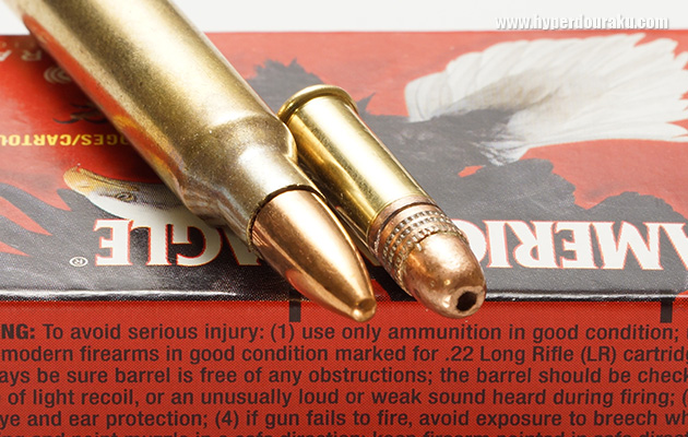 .22LRは、5.56mm（左）と同じ口径