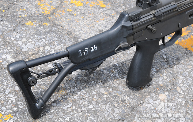 フォールディングストック