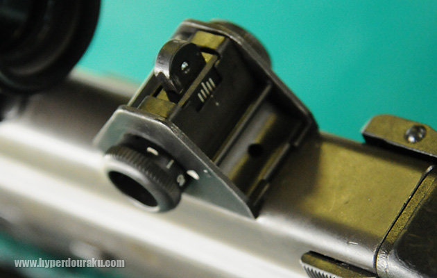 ピープサイトがせり上がってくる