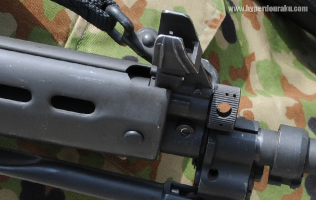 フロントサイトピン断面は角型