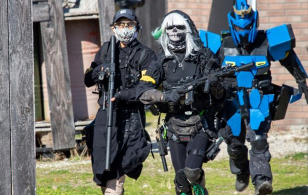 いろいろな装備をまとった戦士