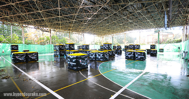 バスケットボールコート約2面分の競技フィールド