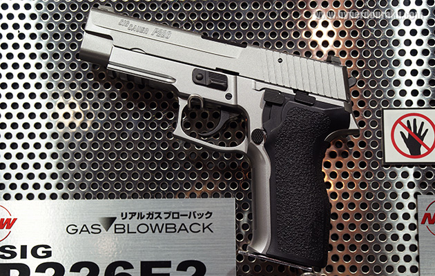 SIG P226 E2 ステンレスモデル