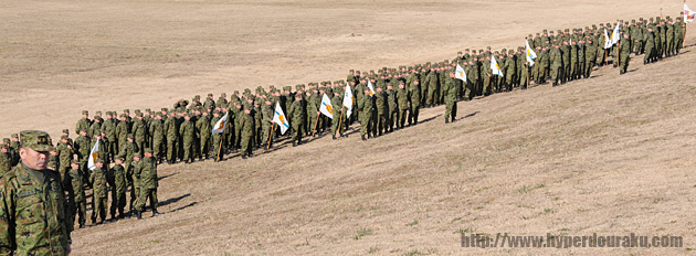 訓辞を聞く空挺隊員