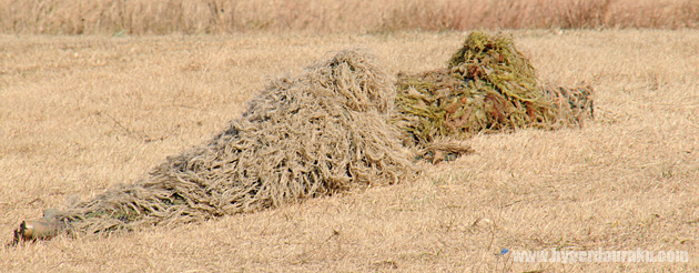 ギリースーツのボリュームが増している